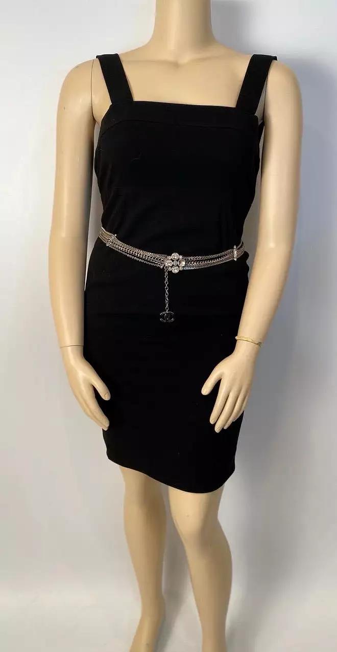 96P, 1996 Spring Vintage Chanel Black wool cocktail Dress FR 44