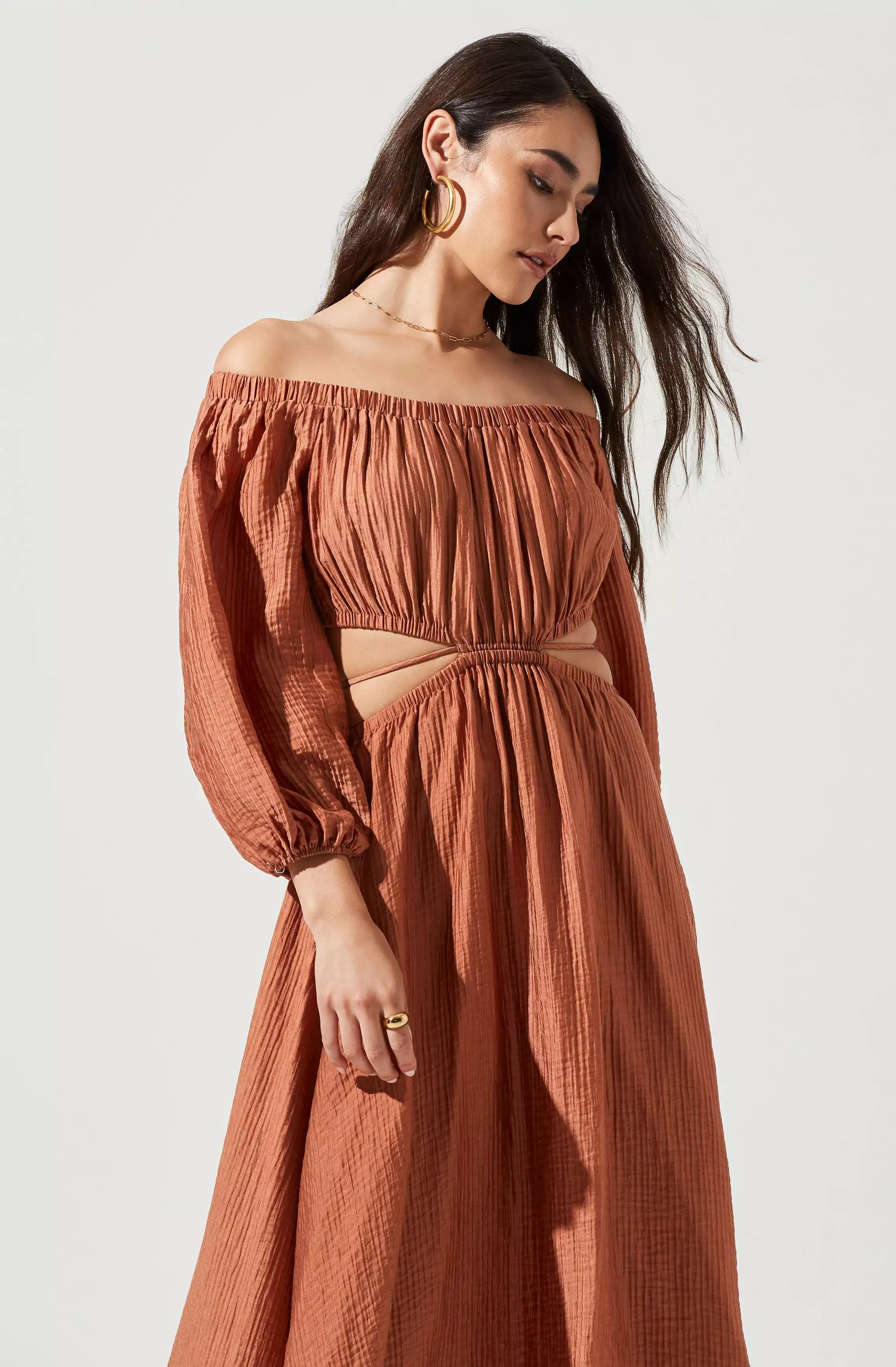 Cassian Cutout Off Shoulder Midi Dress