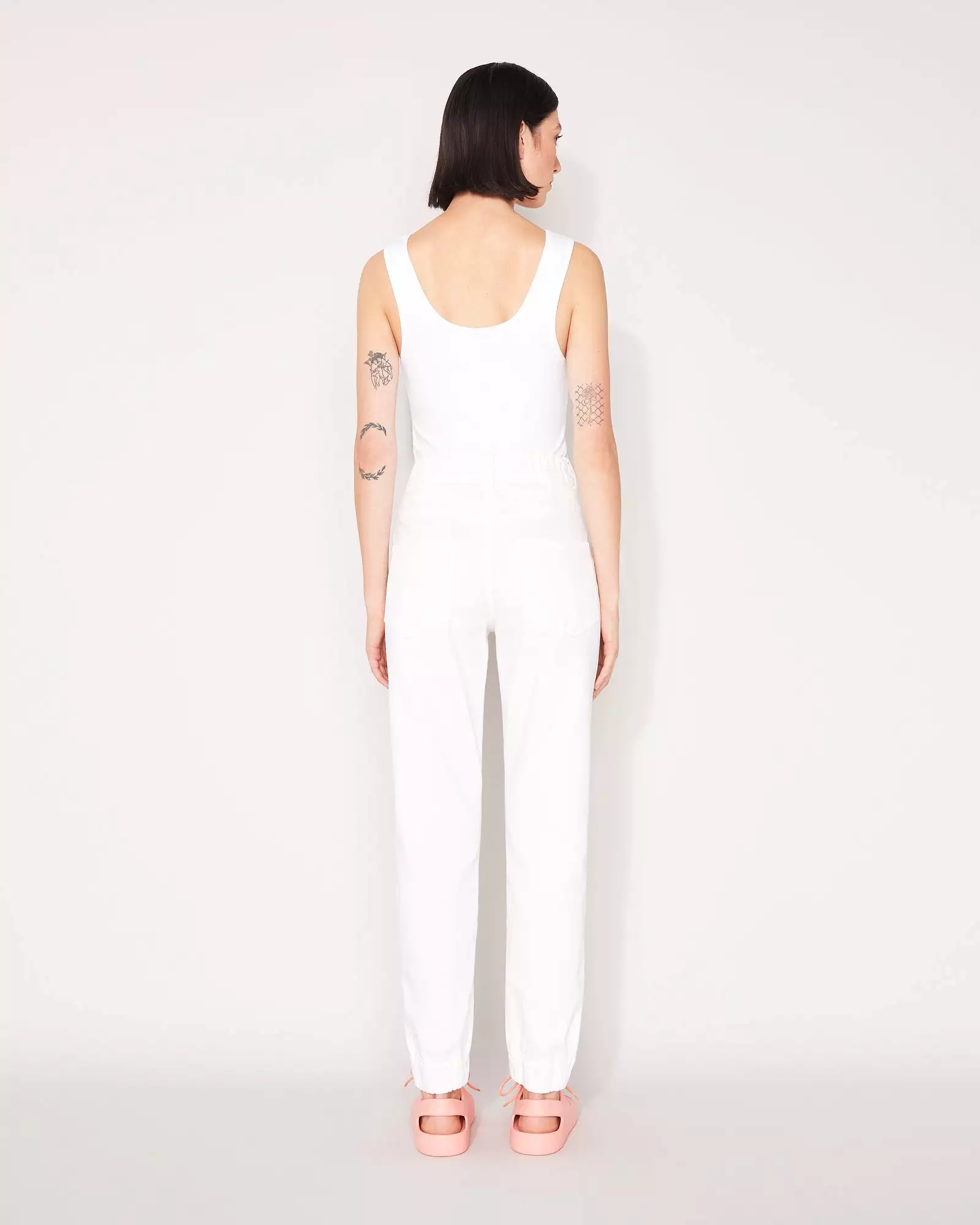 ESSENTIAL JOGGER - OFF WHITE