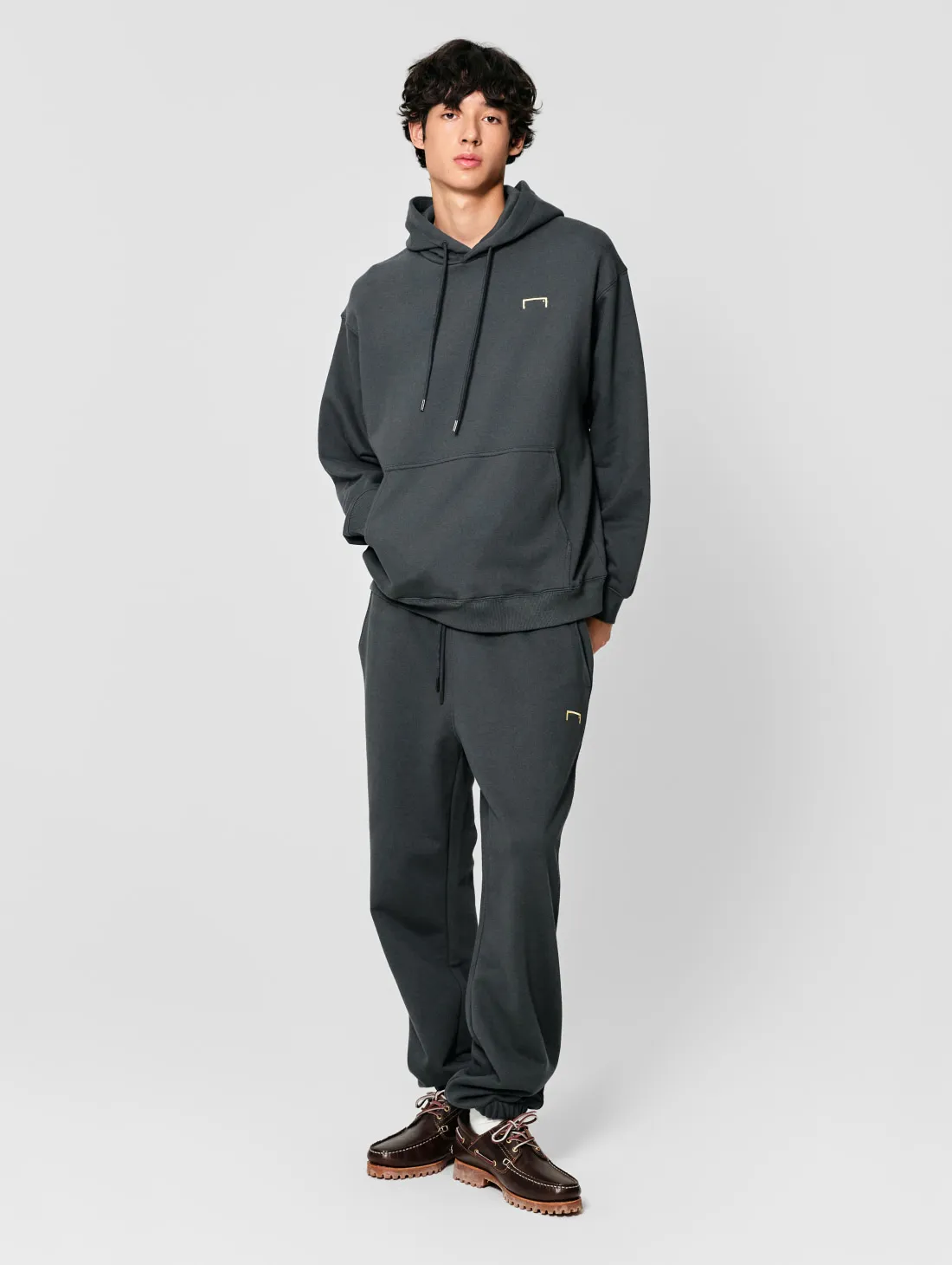 ESSENTIAL JOGGER PANTS-CHARCOAL