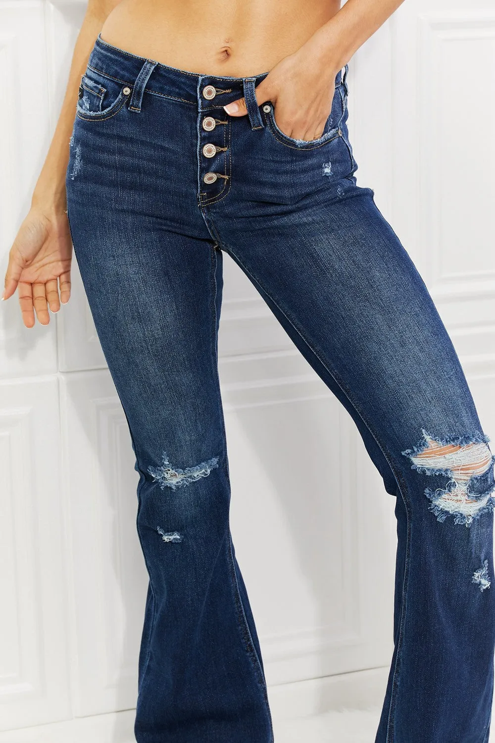 Kancan Full Size Reese Midrise Button Fly Flare Jeans [Online Exclusive]